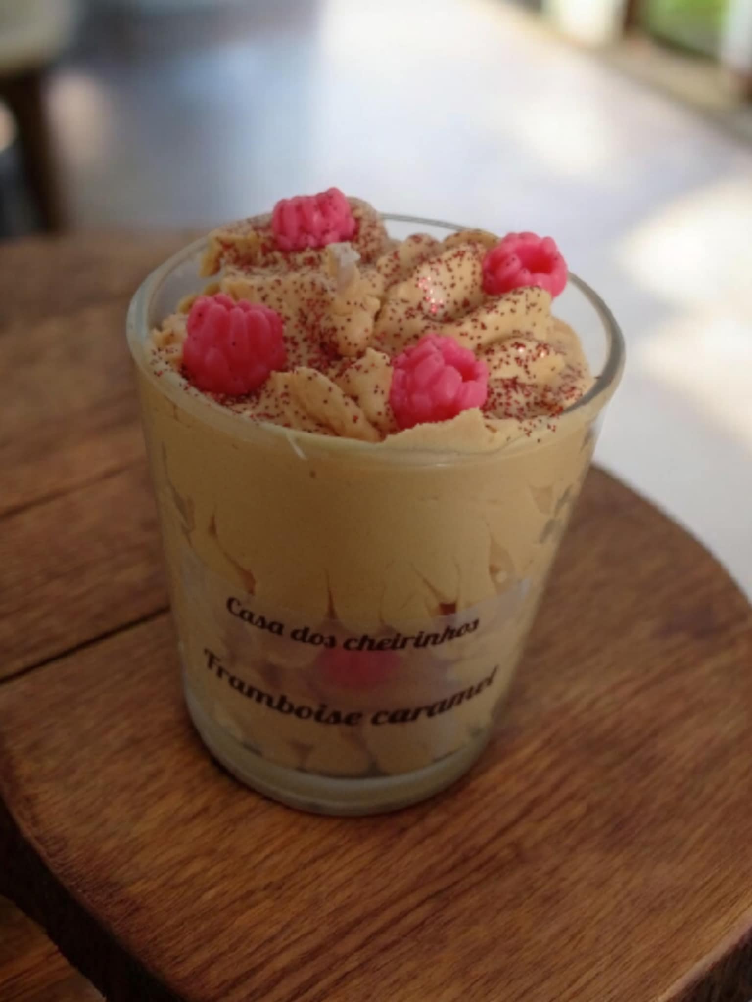 Raspberry caramel candle